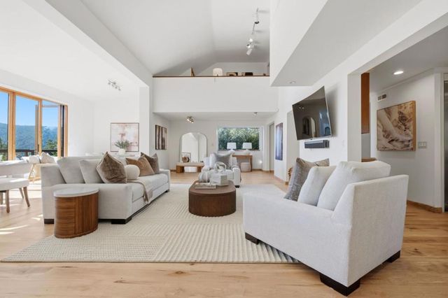 711 W California Way, Redwood City, CA 94062