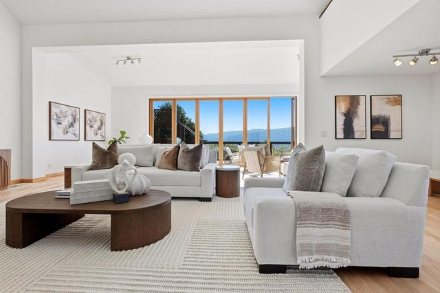 711 W California Way, Redwood City, CA 94062