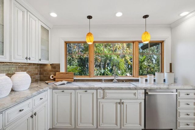 711 W California Way, Redwood City, CA 94062