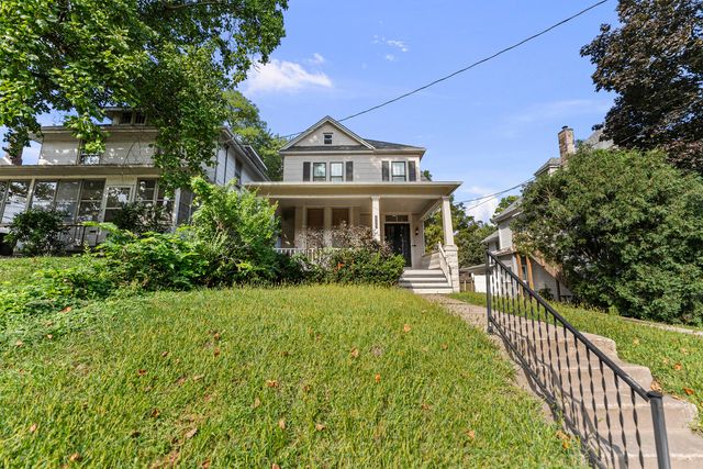 610 30th Street, Rock Island, IL 61201