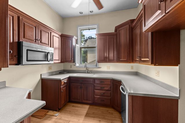 610 30th Street, Rock Island, IL 61201