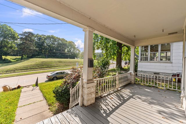 610 30th Street, Rock Island, IL 61201