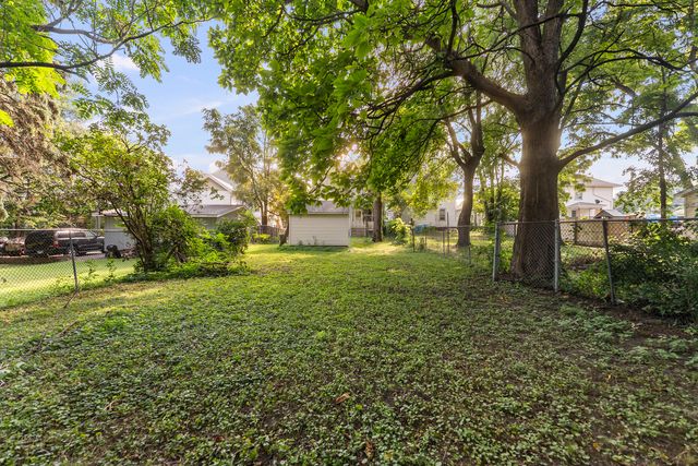 610 30th Street, Rock Island, IL 61201
