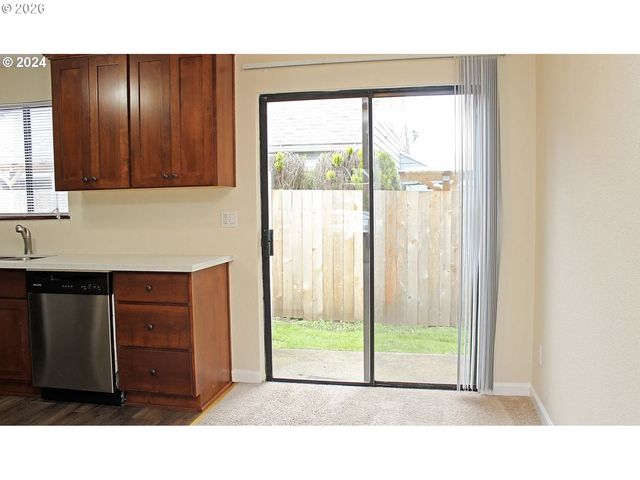 5123 Ne KILLINGSWORTH St, Portland, OR 97218