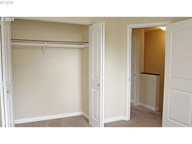 5123 Ne KILLINGSWORTH St, Portland, OR 97218