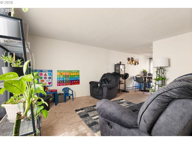 5123 Ne KILLINGSWORTH St, Portland, OR 97218