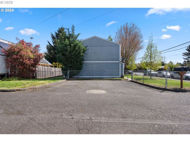 5123 Ne KILLINGSWORTH St, Portland, OR 97218