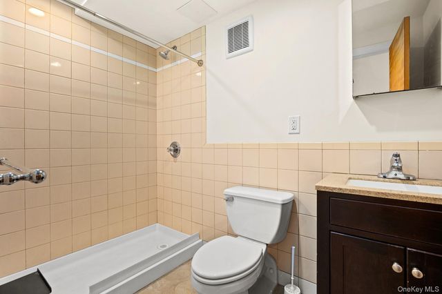 4108 20th Avenue, Astoria, NY 11105