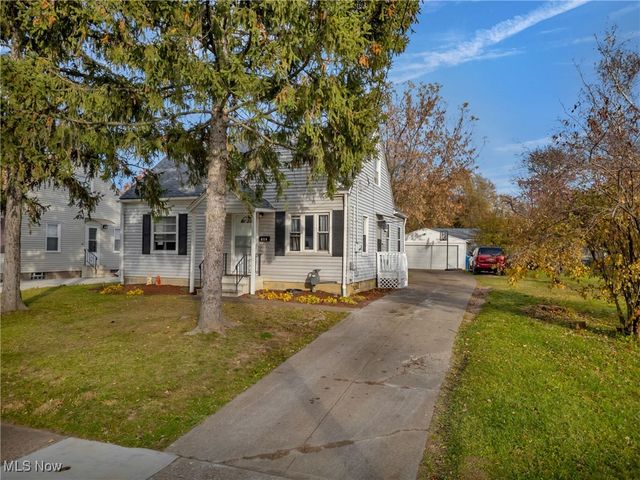 967 Warwick Drive, Sheffield Lake, OH 44054