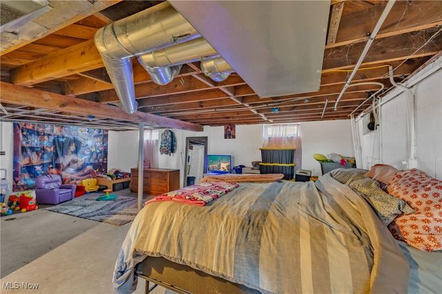 967 Warwick Drive, Sheffield Lake, OH 44054