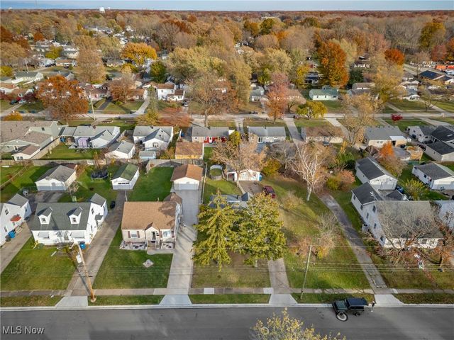 967 Warwick Drive, Sheffield Lake, OH 44054