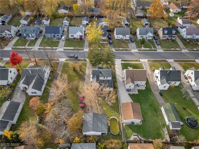 967 Warwick Drive, Sheffield Lake, OH 44054