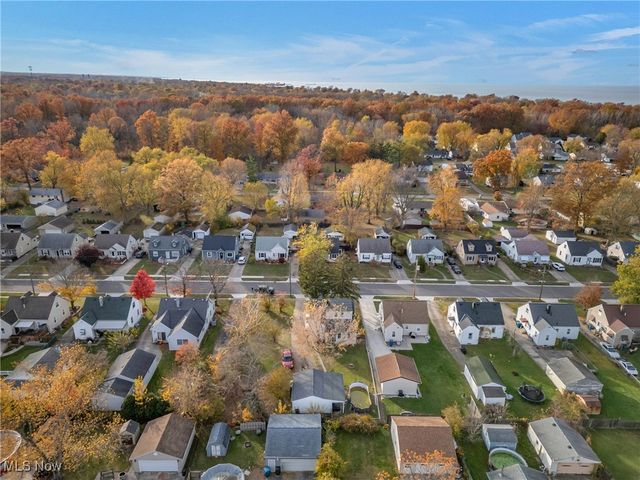 967 Warwick Drive, Sheffield Lake, OH 44054