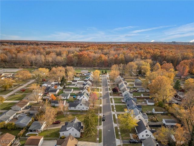 967 Warwick Drive, Sheffield Lake, OH 44054