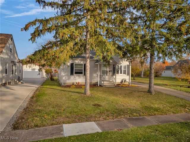 967 Warwick Drive, Sheffield Lake, OH 44054