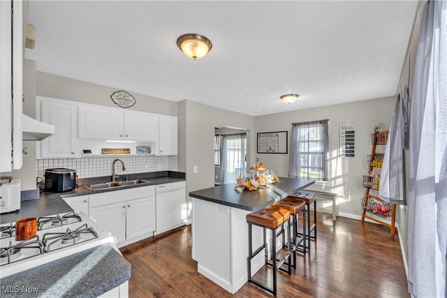 967 Warwick Drive, Sheffield Lake, OH 44054