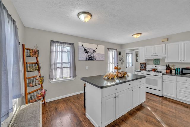 967 Warwick Drive, Sheffield Lake, OH 44054