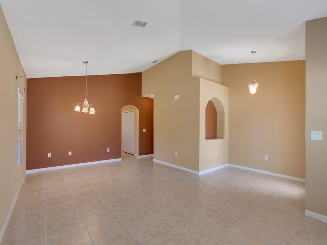 203 Briarcliff Circle, Sebastian, FL 32958