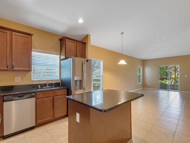 203 Briarcliff Circle, Sebastian, FL 32958