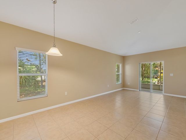 203 Briarcliff Circle, Sebastian, FL 32958