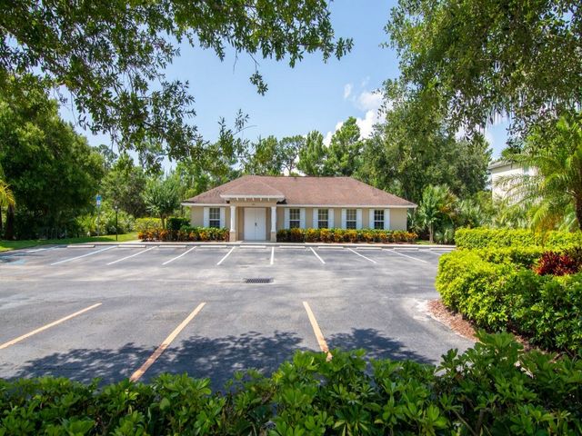 203 Briarcliff Circle, Sebastian, FL 32958