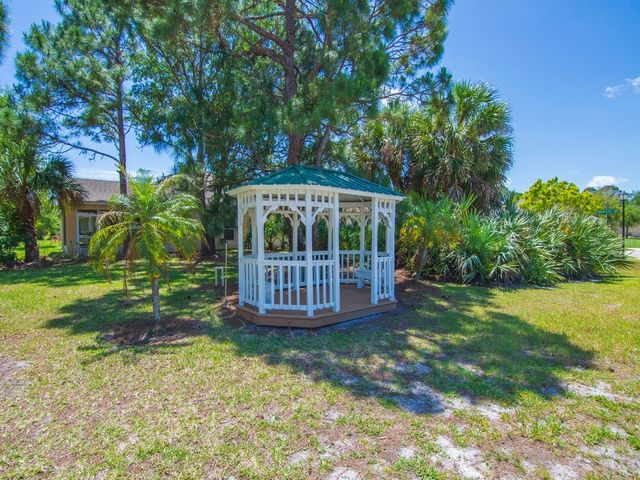 203 Briarcliff Circle, Sebastian, FL 32958