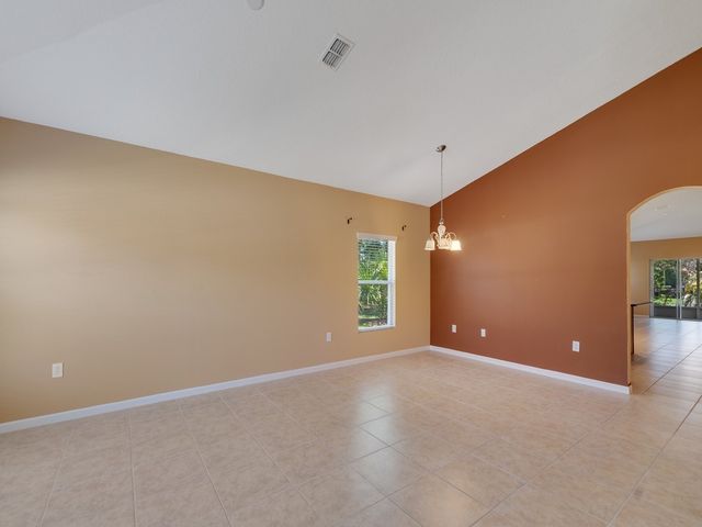 203 Briarcliff Circle, Sebastian, FL 32958