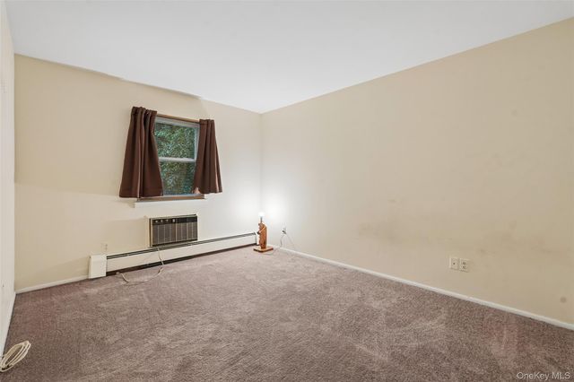 192 Doxbury Lane, Suffern, NY 10901