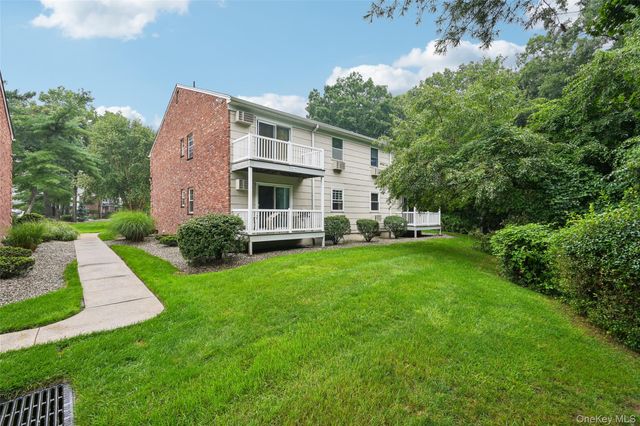 192 Doxbury Lane, Suffern, NY 10901
