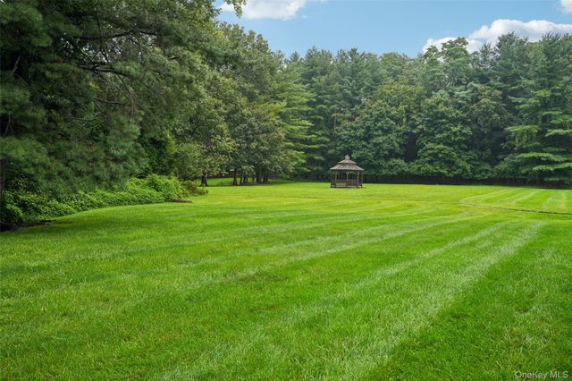 192 Doxbury Lane, Suffern, NY 10901