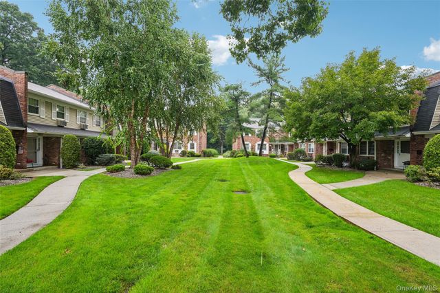 192 Doxbury Lane, Suffern, NY 10901