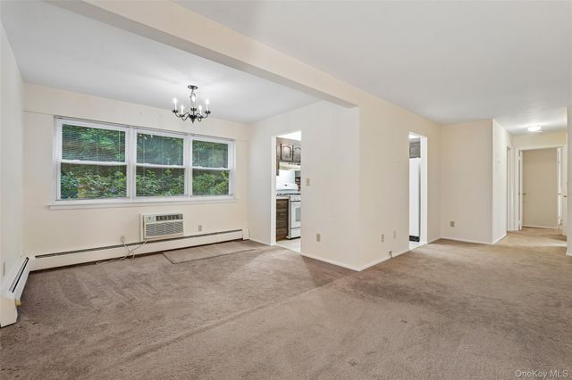 192 Doxbury Lane, Suffern, NY 10901