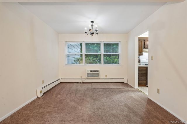 192 Doxbury Lane, Suffern, NY 10901