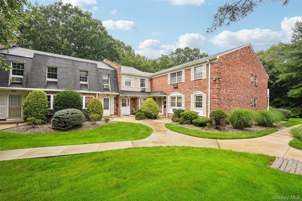 192 Doxbury Lane, Suffern, NY 10901 — exterior