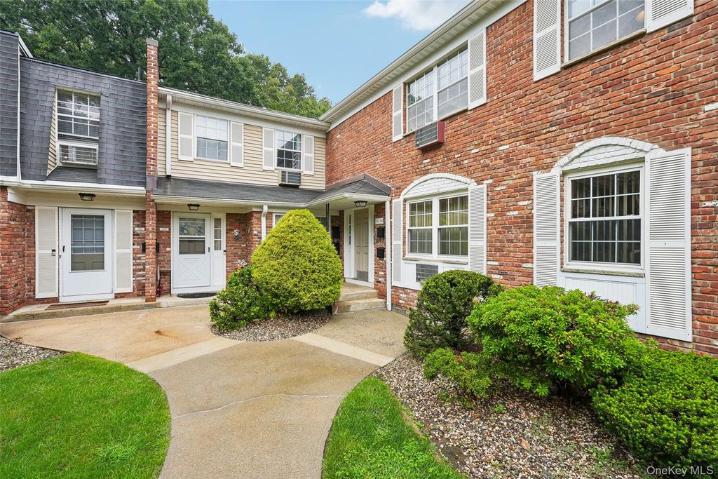 192 Doxbury Lane, Suffern, NY 10901 — photo 2