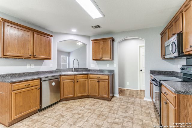 8503 Chickasaw Bluff, Converse, TX 78109