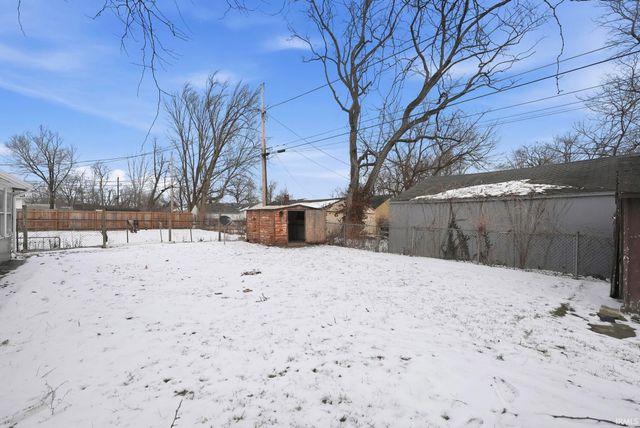 3911 Eastway Drive, Fort Wayne, IN 46806