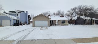 996 Hawthorne Drive, Crystal Lake, IL 60014