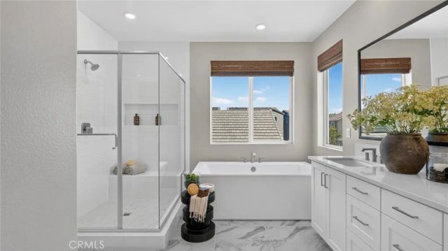 933 Treble, Irvine, CA 92618