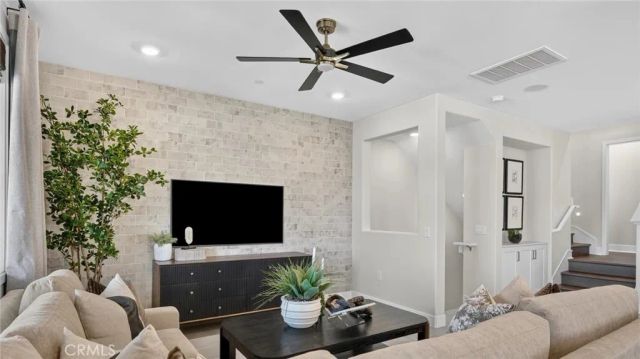 933 Treble, Irvine, CA 92618
