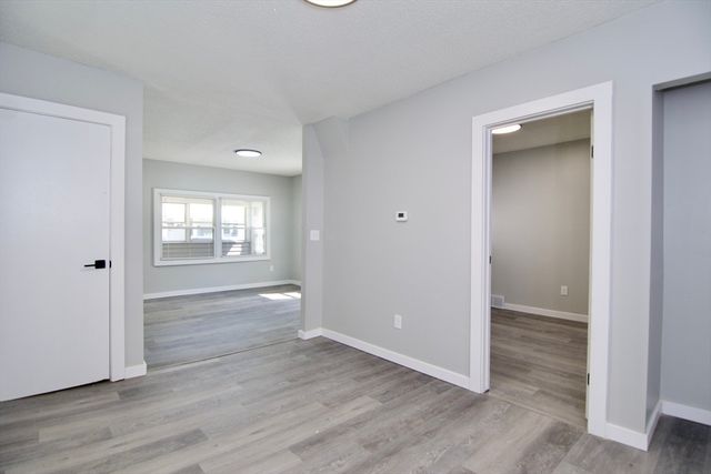69 Manhattan St, Springfield, MA 01109