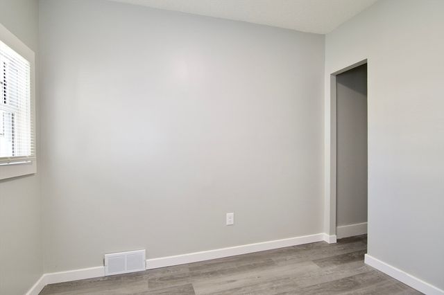 69 Manhattan St, Springfield, MA 01109