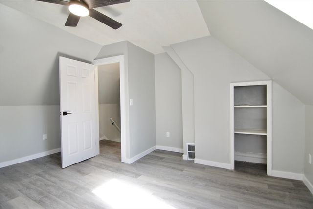 69 Manhattan St, Springfield, MA 01109