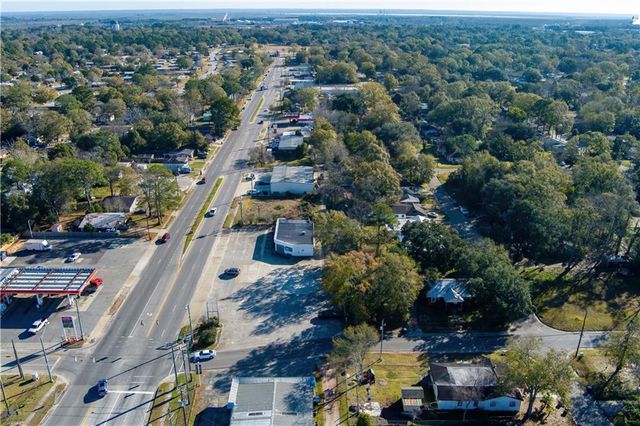 0 Lee W Street, Chickasaw, AL 36611