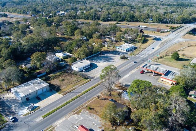 0 Lee W Street, Chickasaw, AL 36611