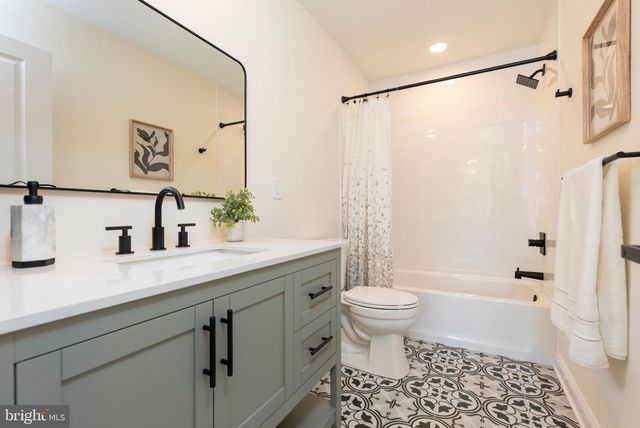 3025 FIFTH AVE, Baltimore, MD 21234