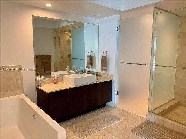 150 Sunny Isles Boulevard 1-906, Sunny Isles Beach, FL 33160