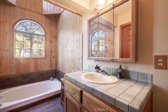 252 Riverside, Sugarloaf, CA 92386