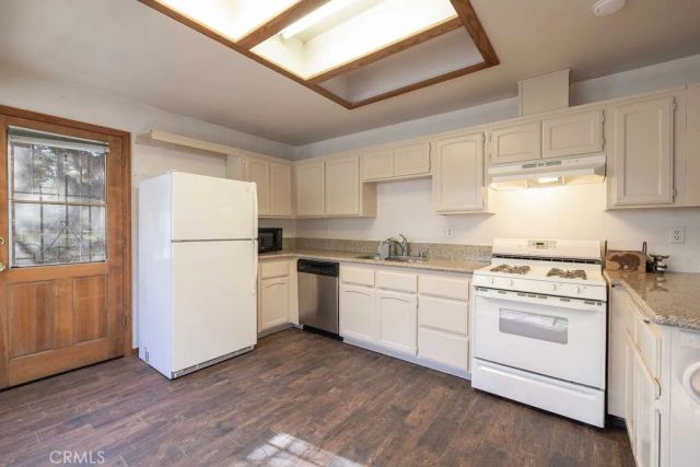 252 Riverside, Sugarloaf, CA 92386