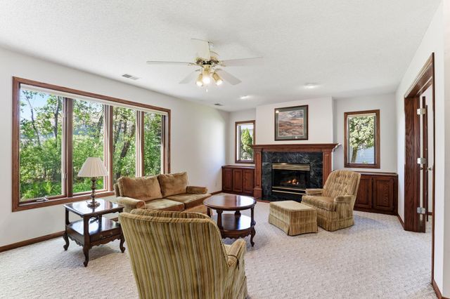 4676 Hamlet Avenue N, Oakdale, MN 55128